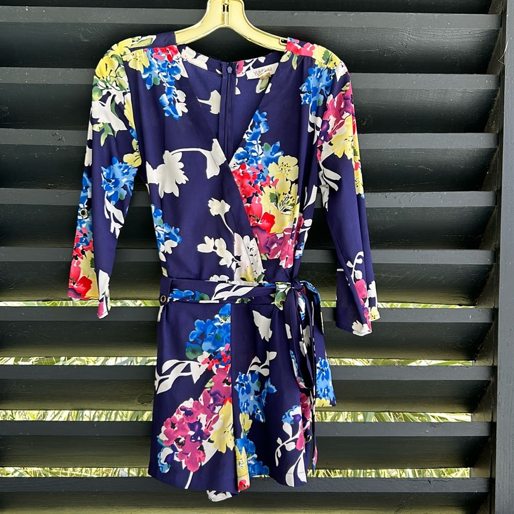 Yumi Kim Floral Romper - Picture 1 of 8